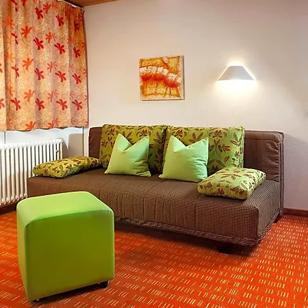 Waldhorn Hotel 3*