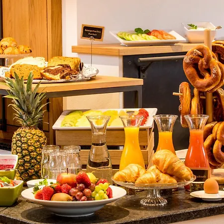 Waldhorn Hotel 3*